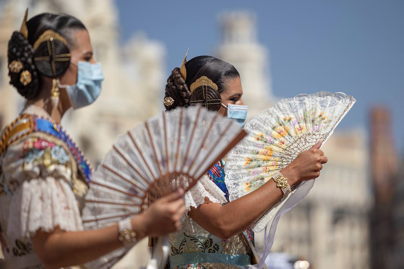 Fotos: Así han sido las atípicas Fallas de Valencia con mascarillas y abanicos