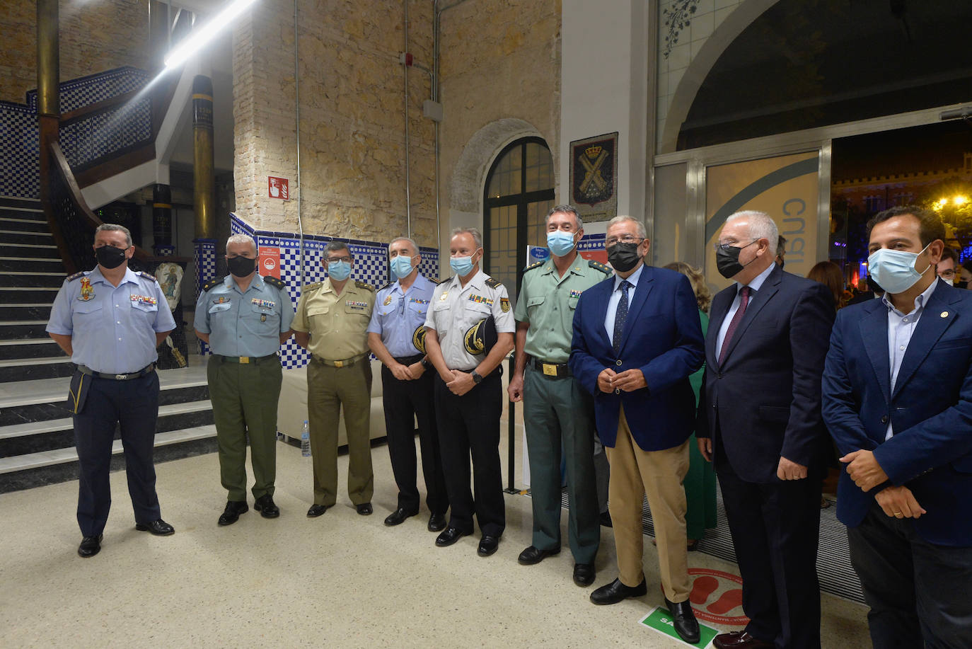 Fotos: Un pregón a cuatro exalta la armonía de culturas de la fiesta de Moros y Cristianos