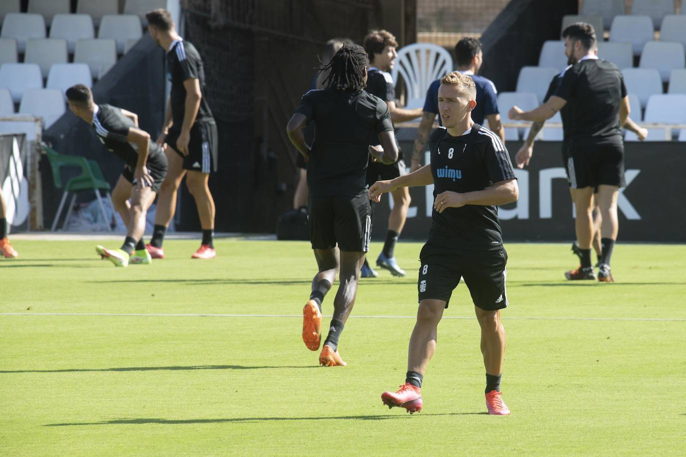 Fotos: Okazaki ya entrena con el Efesé