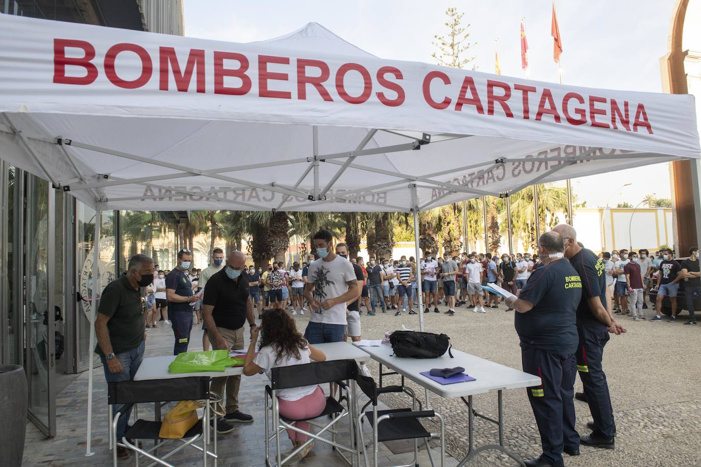 Fotos: Más de 400 aspirantes inician las oposiciones a Bombero en Cartagena