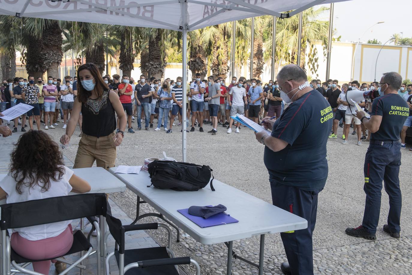 Fotos: Más de 400 aspirantes inician las oposiciones a Bombero en Cartagena