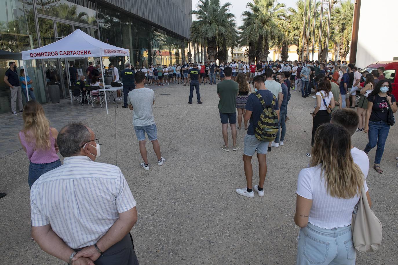 Fotos: Más de 400 aspirantes inician las oposiciones a Bombero en Cartagena