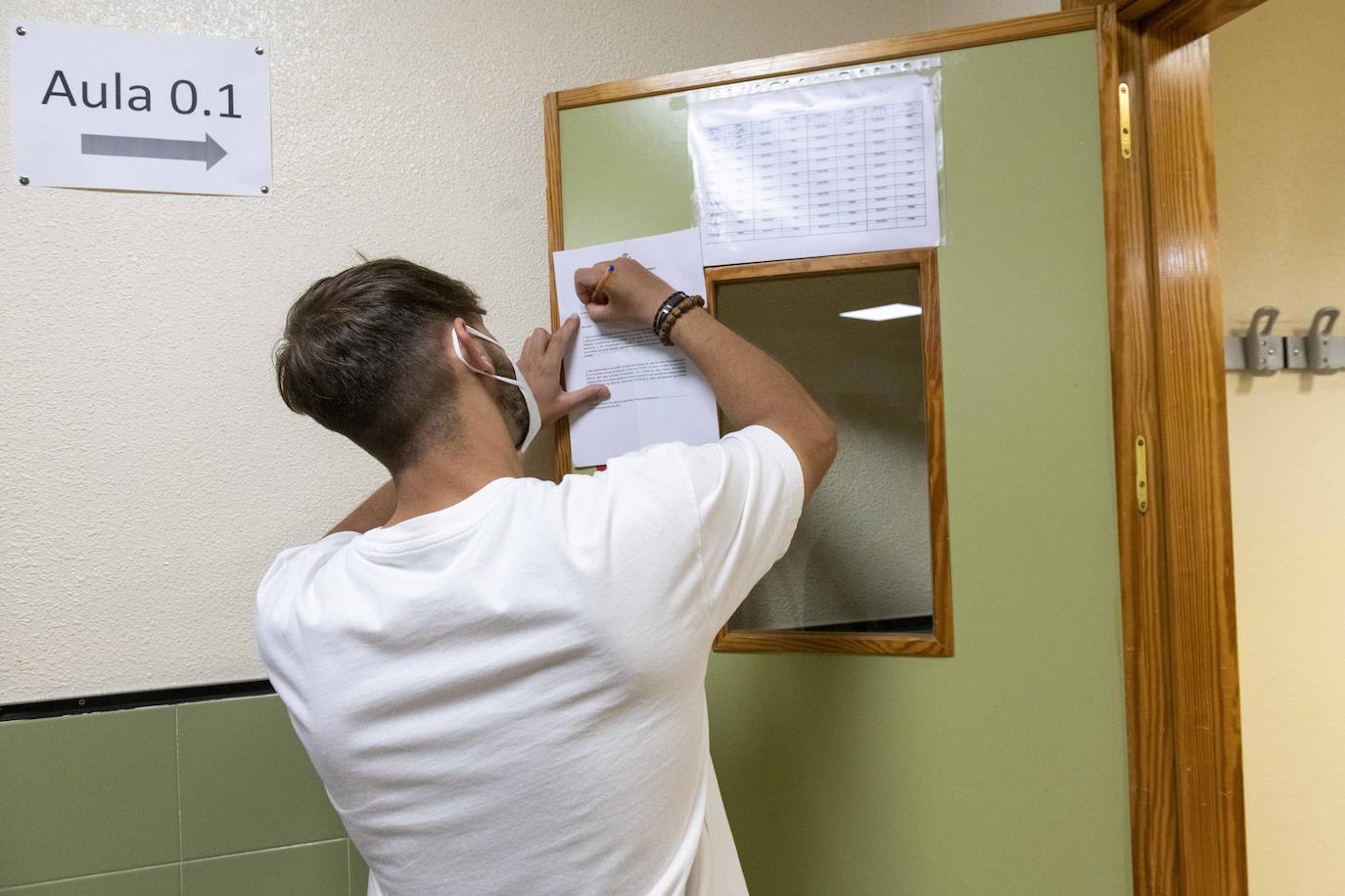 Fotos: Correos celebra este domingo las pruebas de examen para cubrir 68 puestos fijos en la Región de Murcia