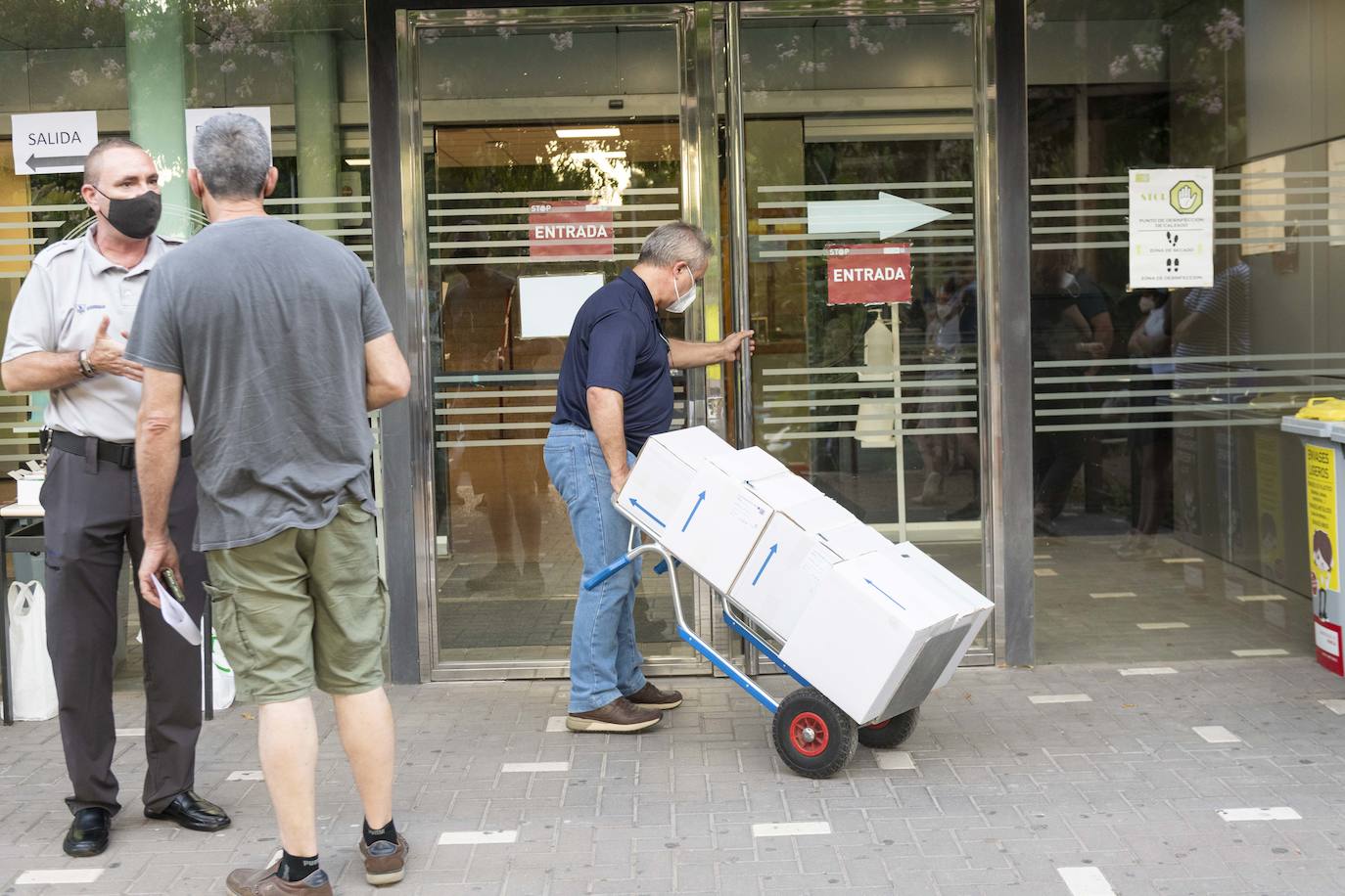 Fotos: Correos celebra este domingo las pruebas de examen para cubrir 68 puestos fijos en la Región de Murcia
