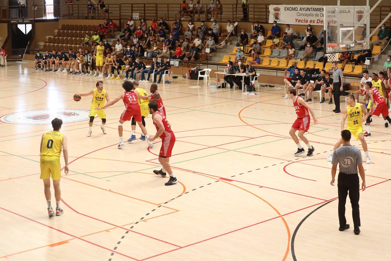 Fotos: El UCAM vence al Manresa en el último encuentro de pretemporada