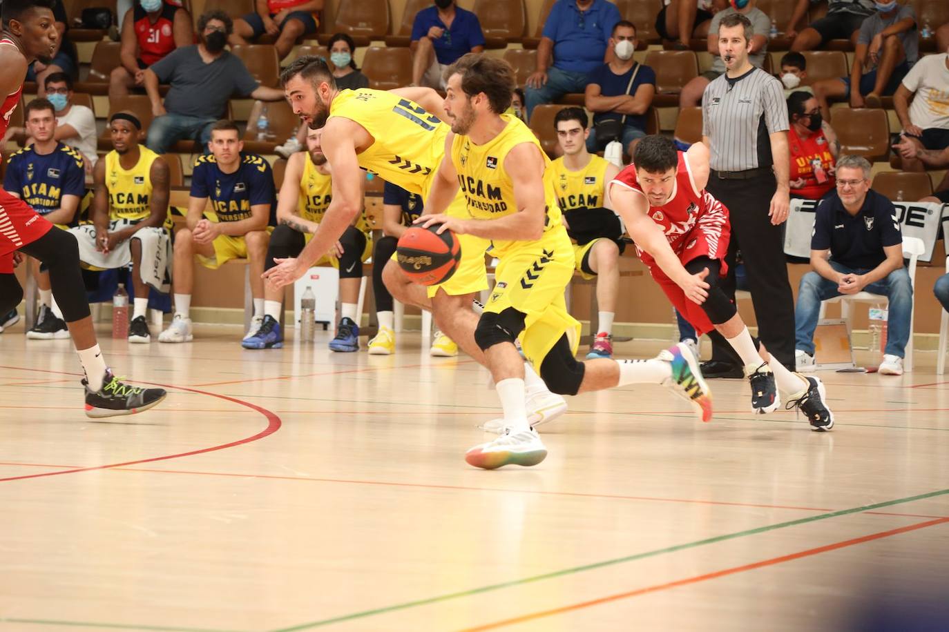 Fotos: El UCAM vence al Manresa en el último encuentro de pretemporada