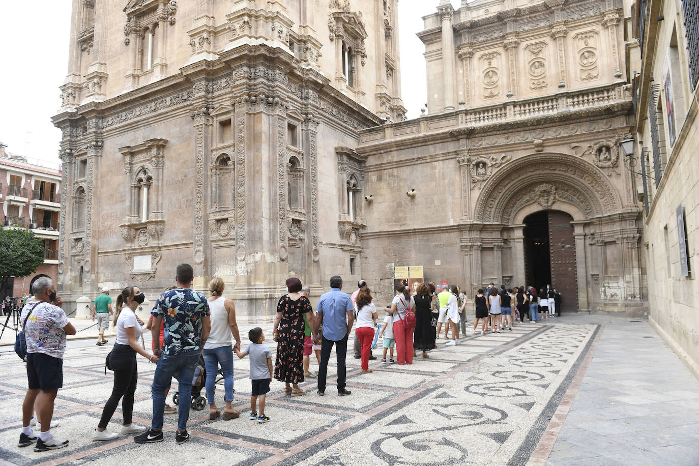 Fotos: Colas de espera para ver a la Virgen de la Fuensanta en el día de la Romería