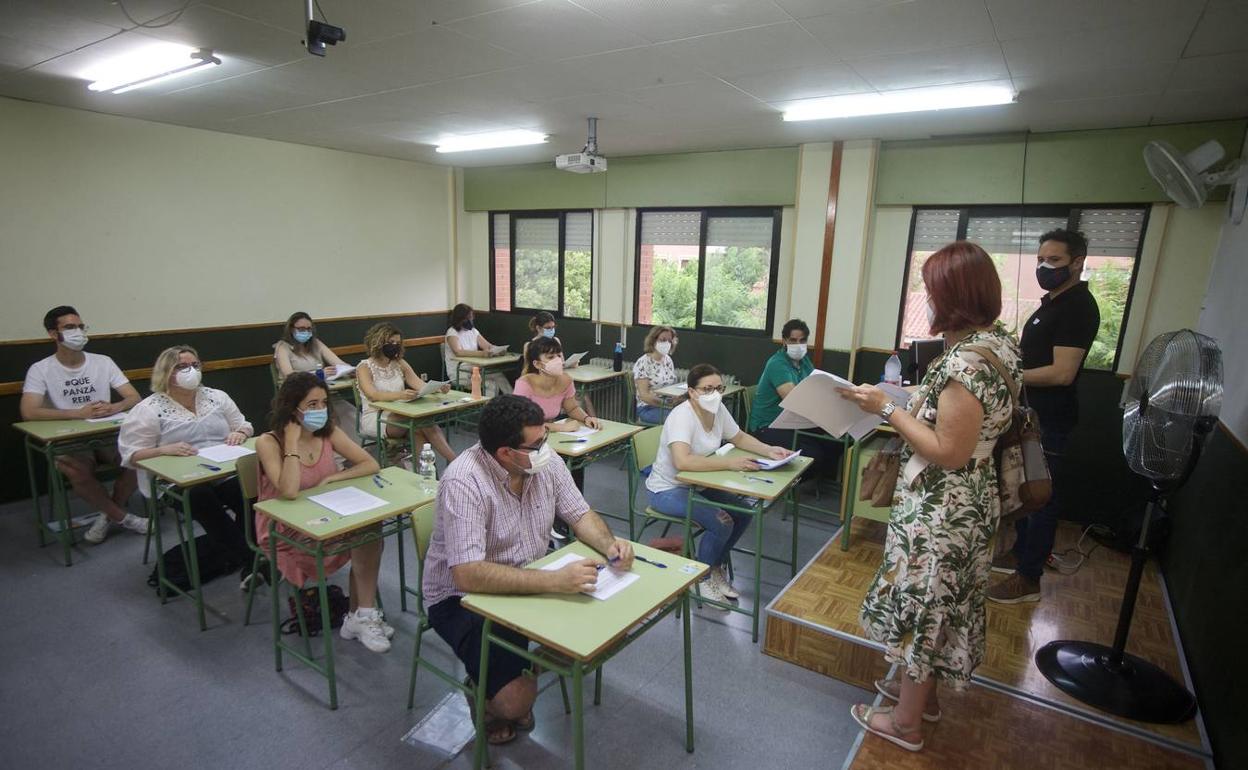 Opositores durante una prueba en Murcia en una imagen de archivo. 