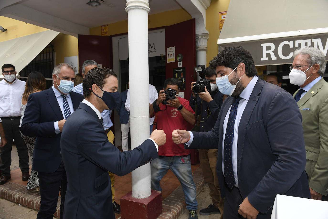 Fotos: Homenaje a Rafaelillo del Real Club Taurino de Murcia