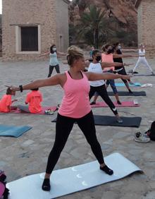 Imagen secundaria 2 - Quedada de yoga en El Calvario al atardecer