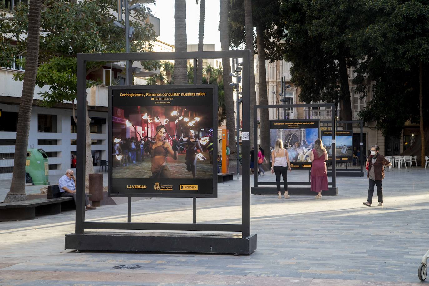 Fotos: Las fiestas de Cartagena se retratan en la calle