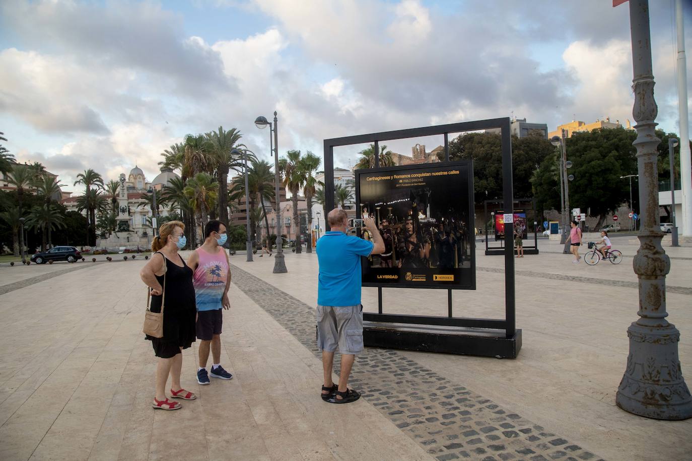 Fotos: Las fiestas de Cartagena se retratan en la calle