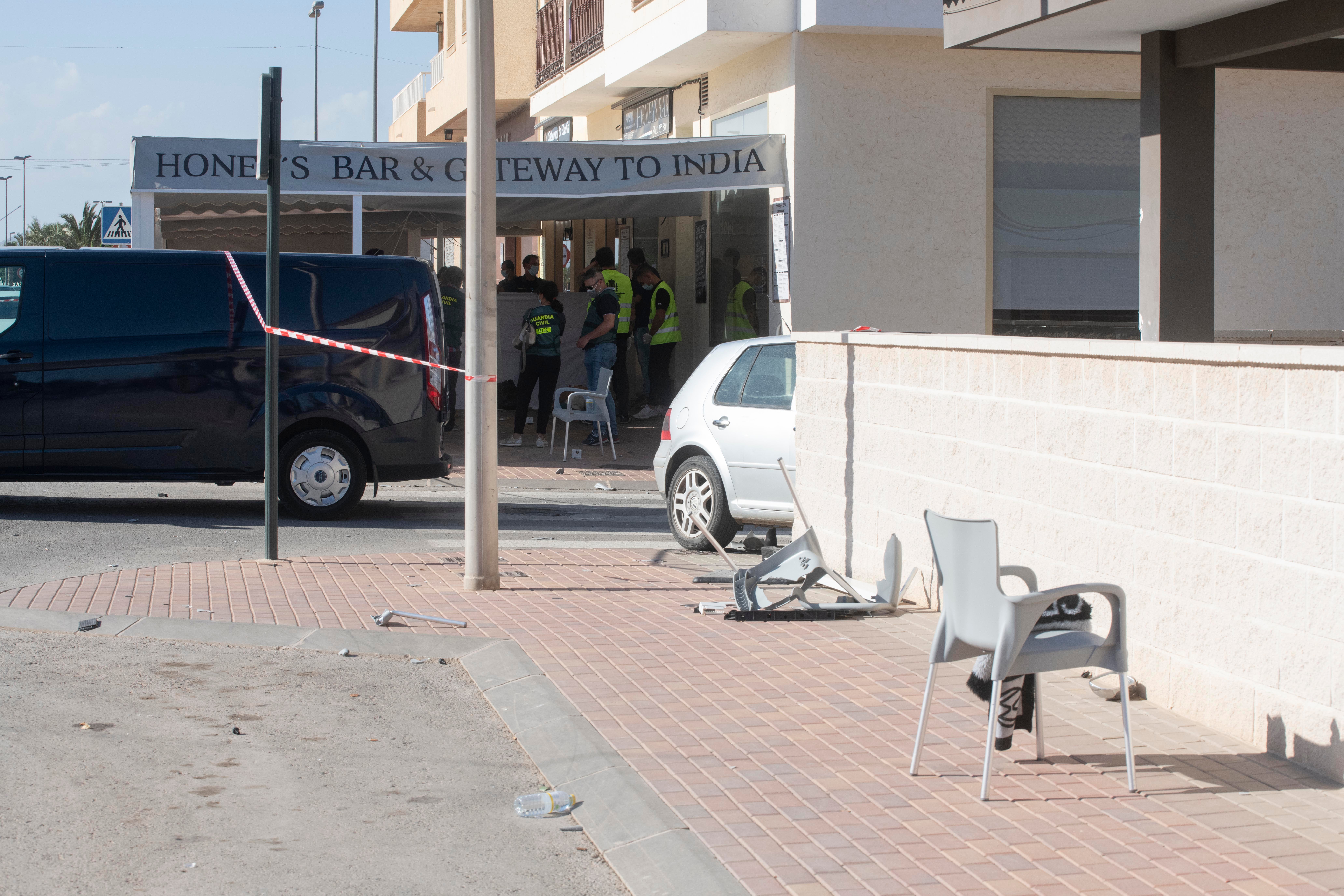 Fotos: Dos muertos en un atropello múltiple en la terraza de un bar de Torre Pacheco