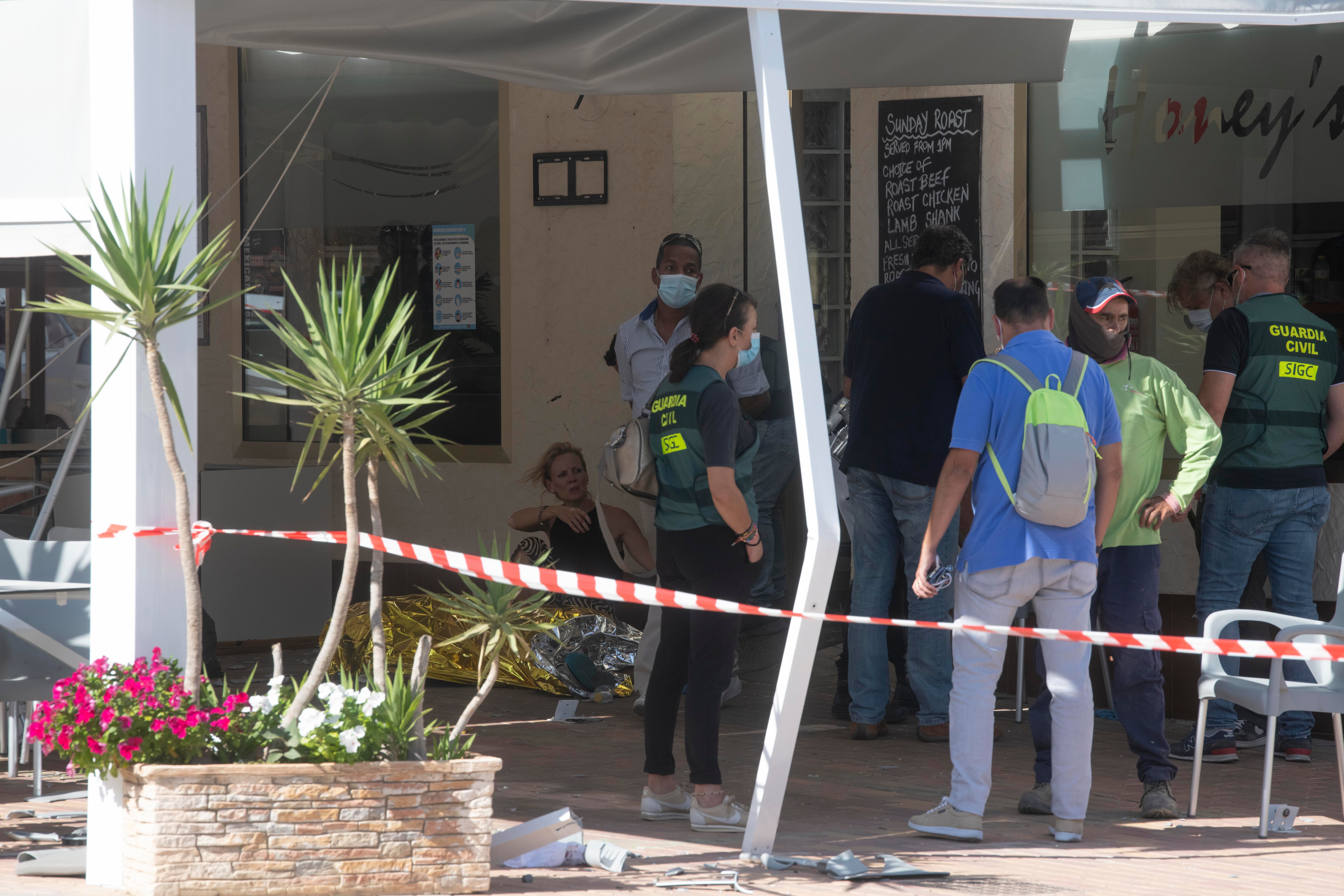 Fotos: Dos muertos en un atropello múltiple en la terraza de un bar de Torre Pacheco