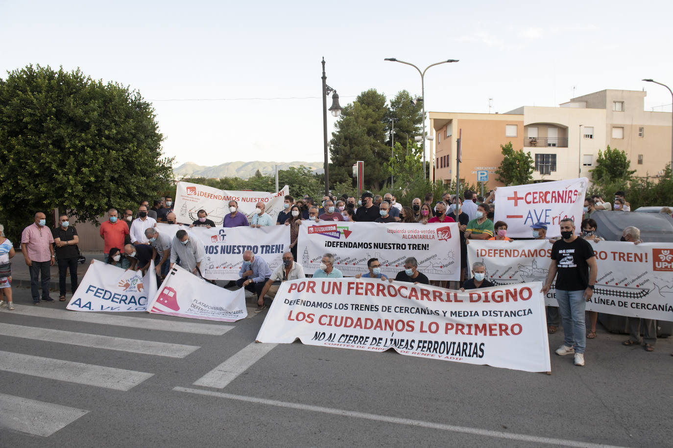 Fotos: Alcantarilla también rechaza el cierre del servicio de Cercanías