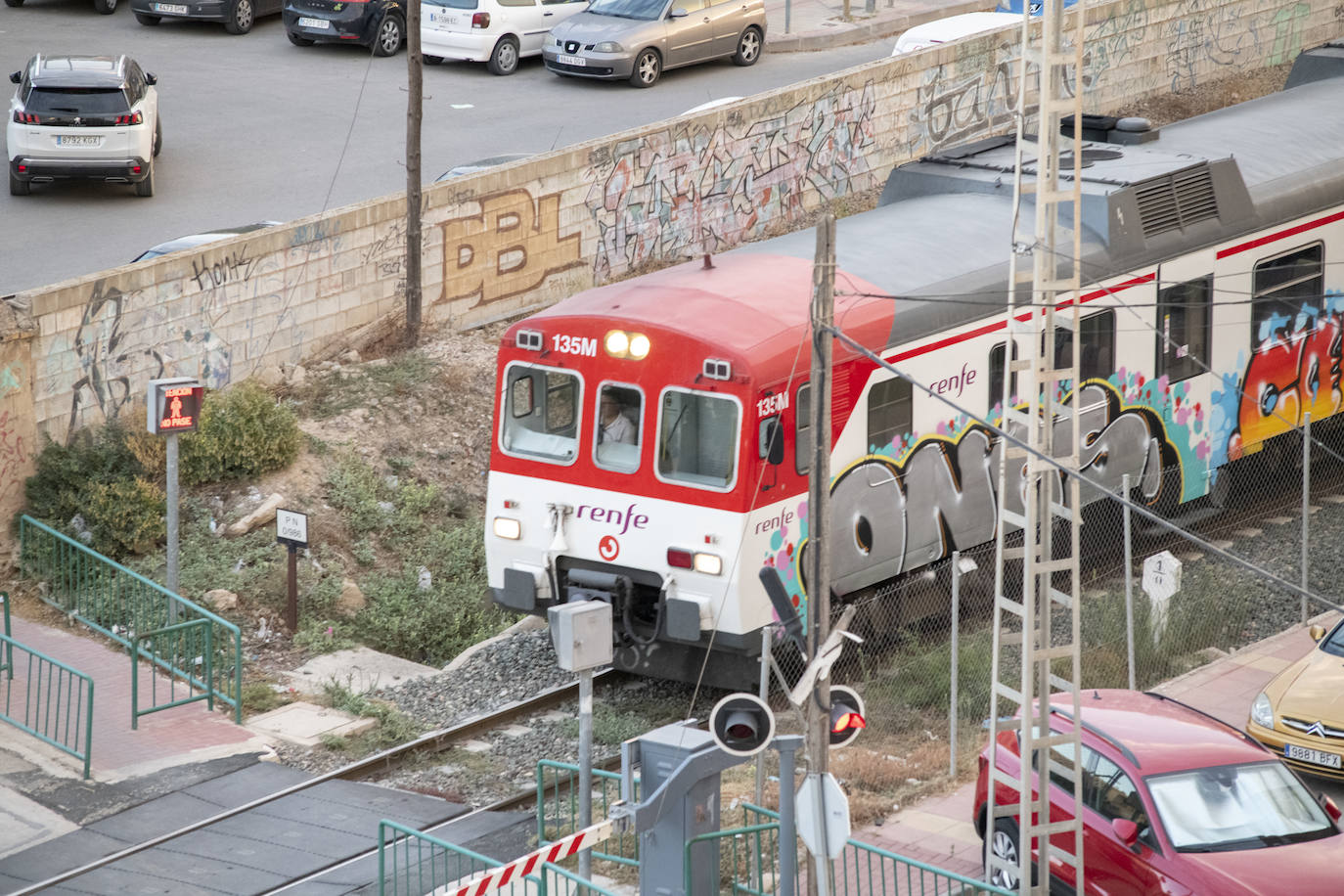 Fotos: Alcantarilla también rechaza el cierre del servicio de Cercanías