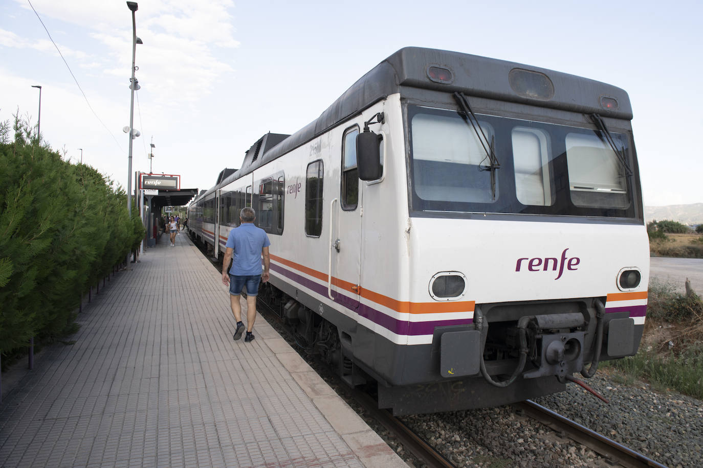 Fotos: Alcantarilla también rechaza el cierre del servicio de Cercanías