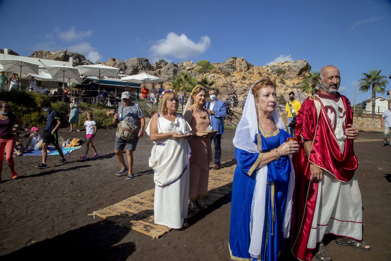 Fotos: Encendido del Fuego Sagrado y pregón de las Fiestas de Carthagineses y Romanos