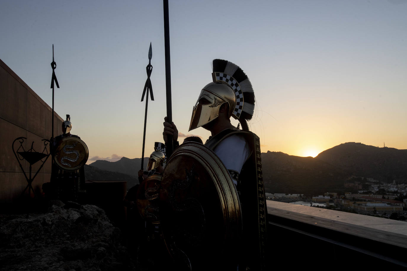 Fotos: Encendido del Fuego Sagrado y pregón de las Fiestas de Carthagineses y Romanos
