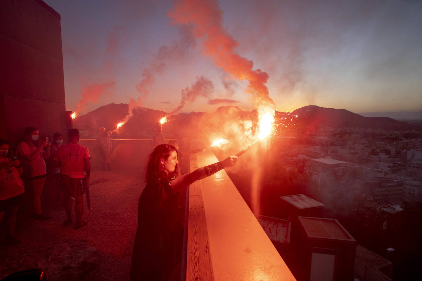 Fotos: Encendido del Fuego Sagrado y pregón de las Fiestas de Carthagineses y Romanos