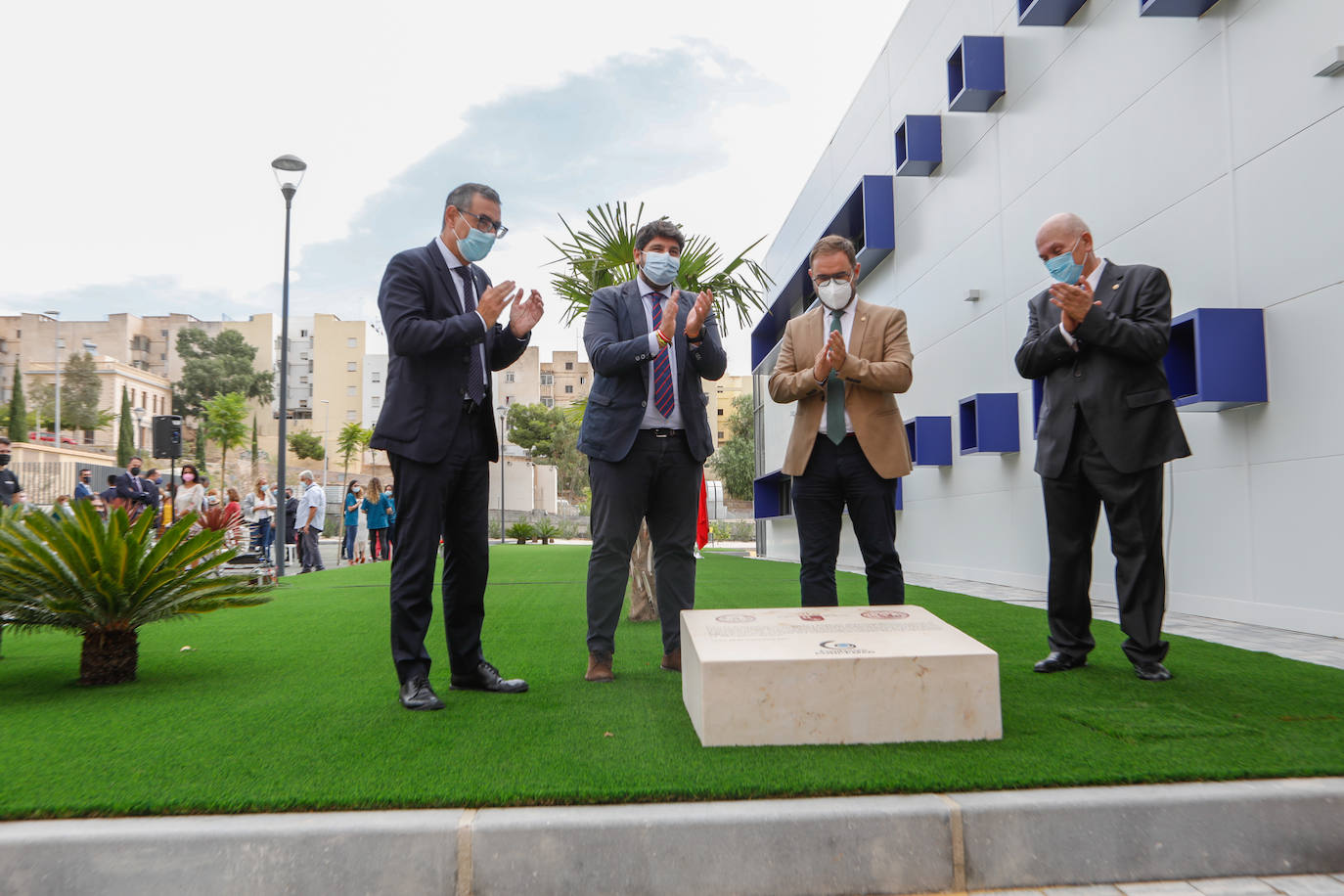 Fotos: Poncemar abre su centro de día para ancianos en el campus universitario de Lorca