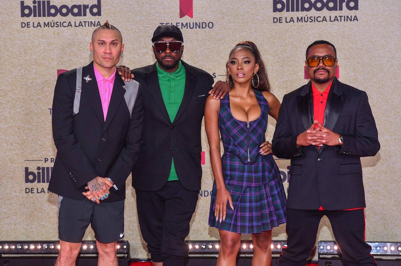 Los integrantes de la banda musical Black Eyed Peas que obtuvieron tres premios.