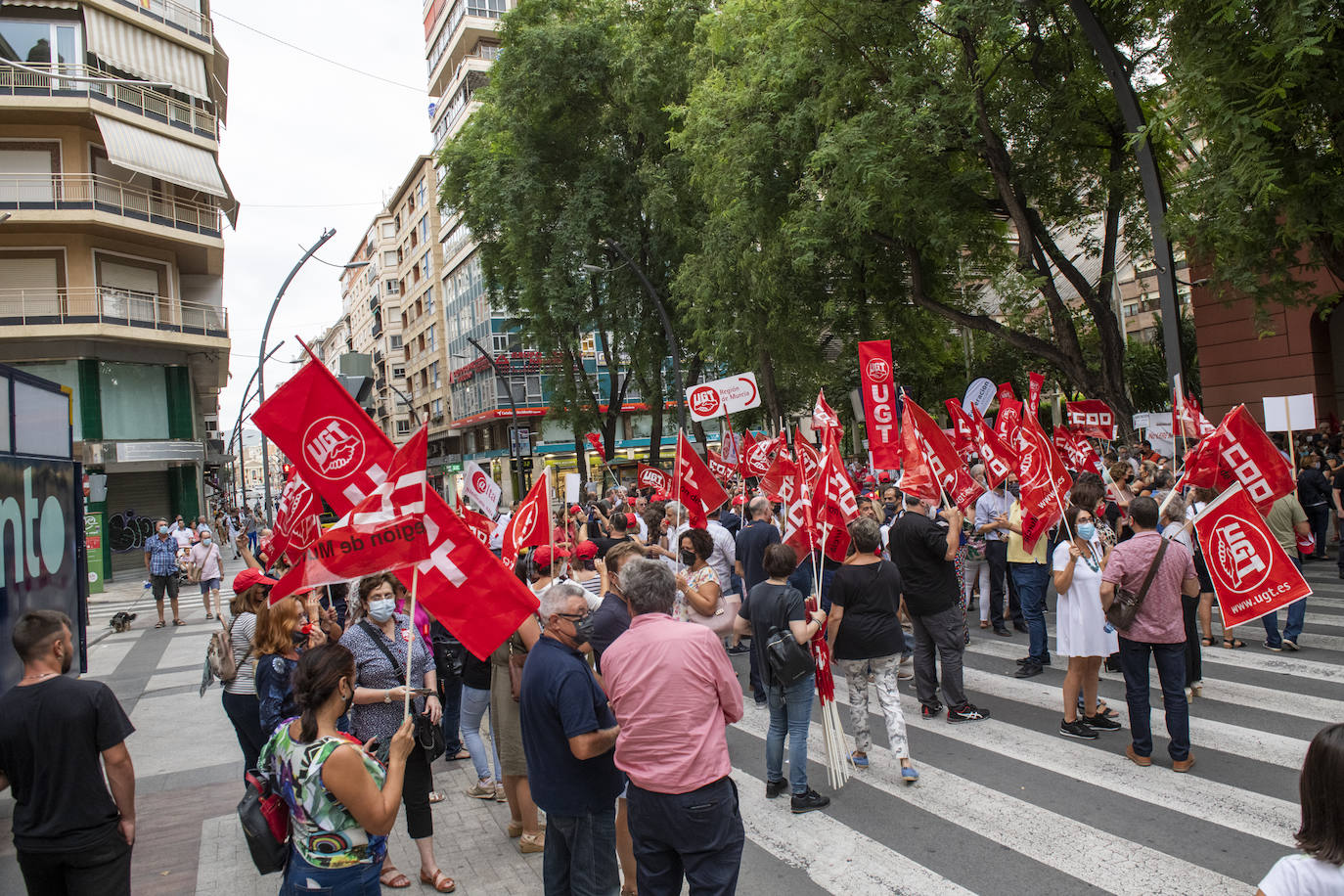 Fotos: Protesta de trabajadores del Sabadell en Murcia