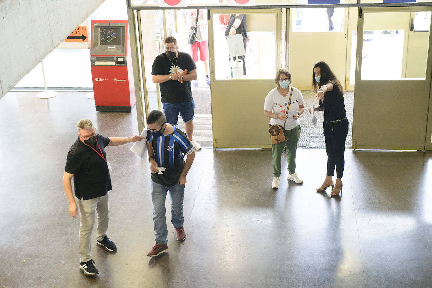 Opositores examinándose.