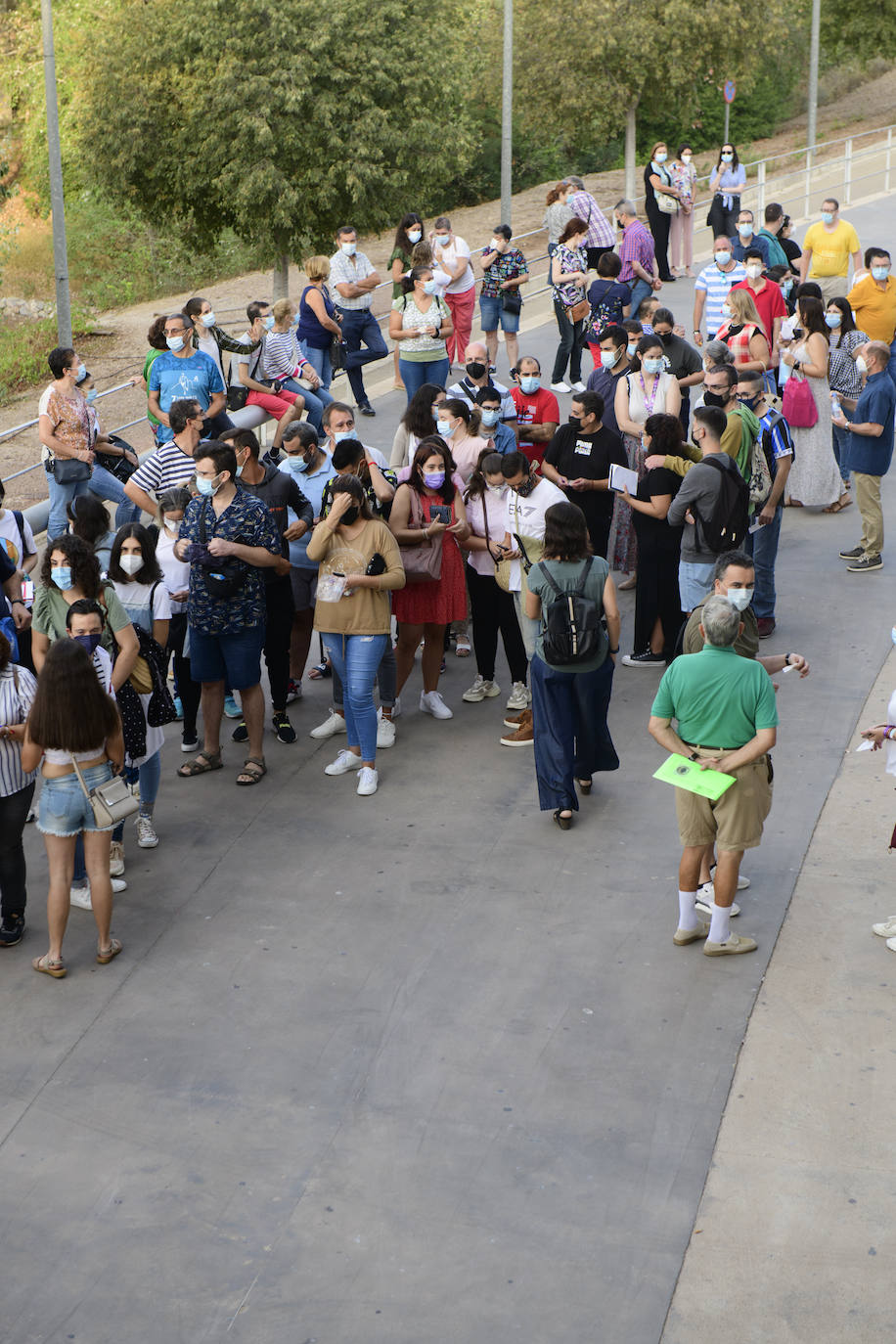 Opositores examinándose.