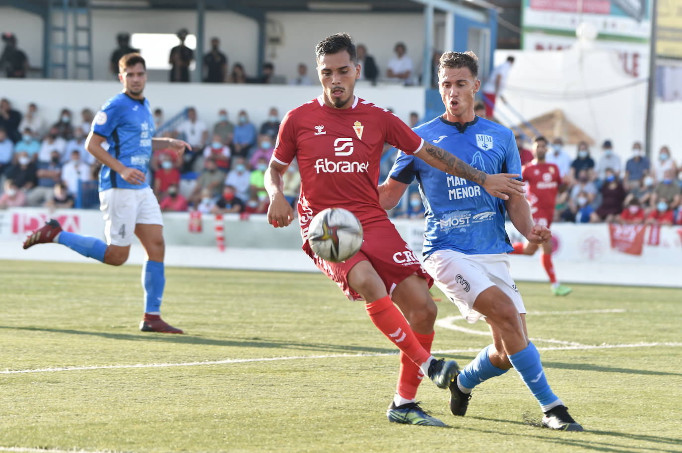 Los jugadores del Mar Menor celebrando el gol de la victoria.