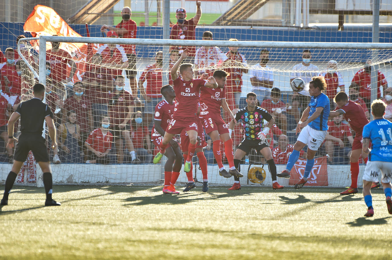 Los jugadores del Mar Menor celebrando el gol de la victoria.