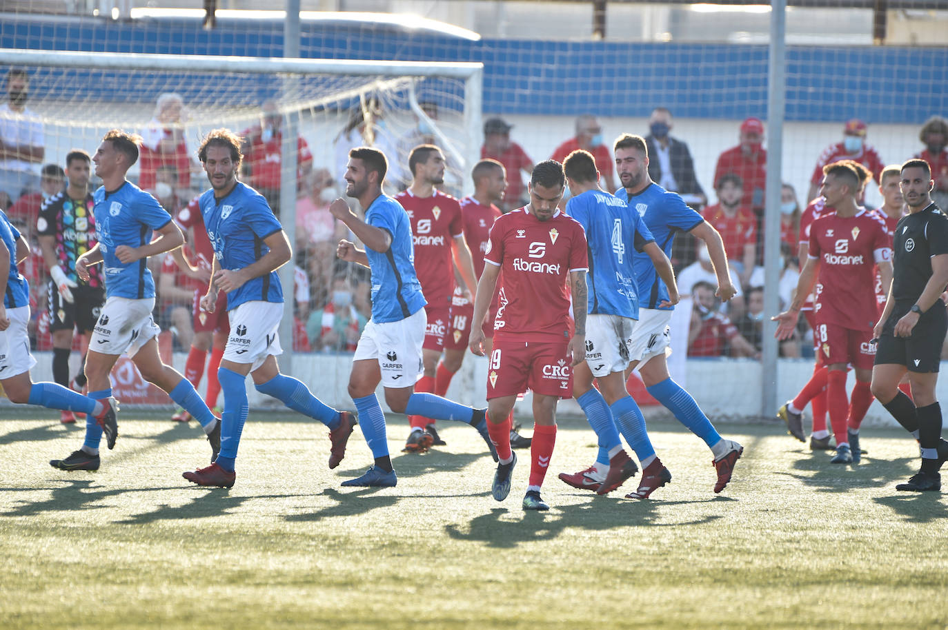 Los jugadores del Mar Menor celebrando el gol de la victoria.