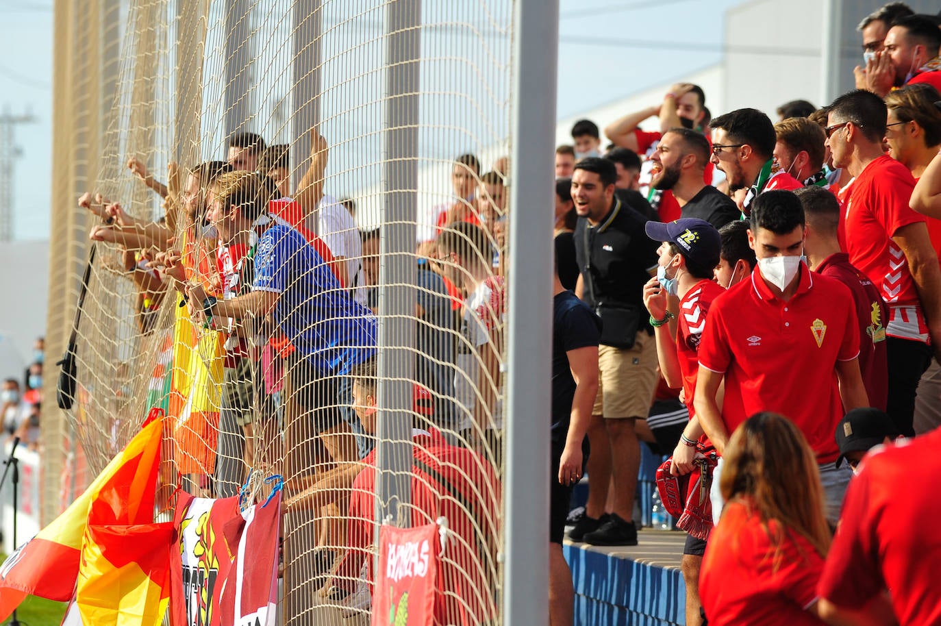 Los jugadores del Mar Menor celebrando el gol de la victoria.
