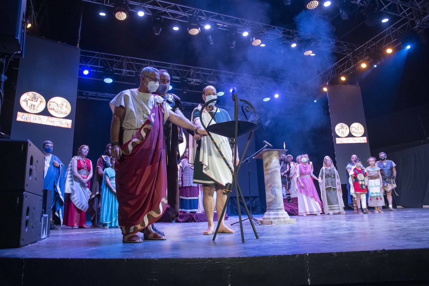 Fotos: Carthagineses y romanos se despiden con el apagado del fuego sagrado