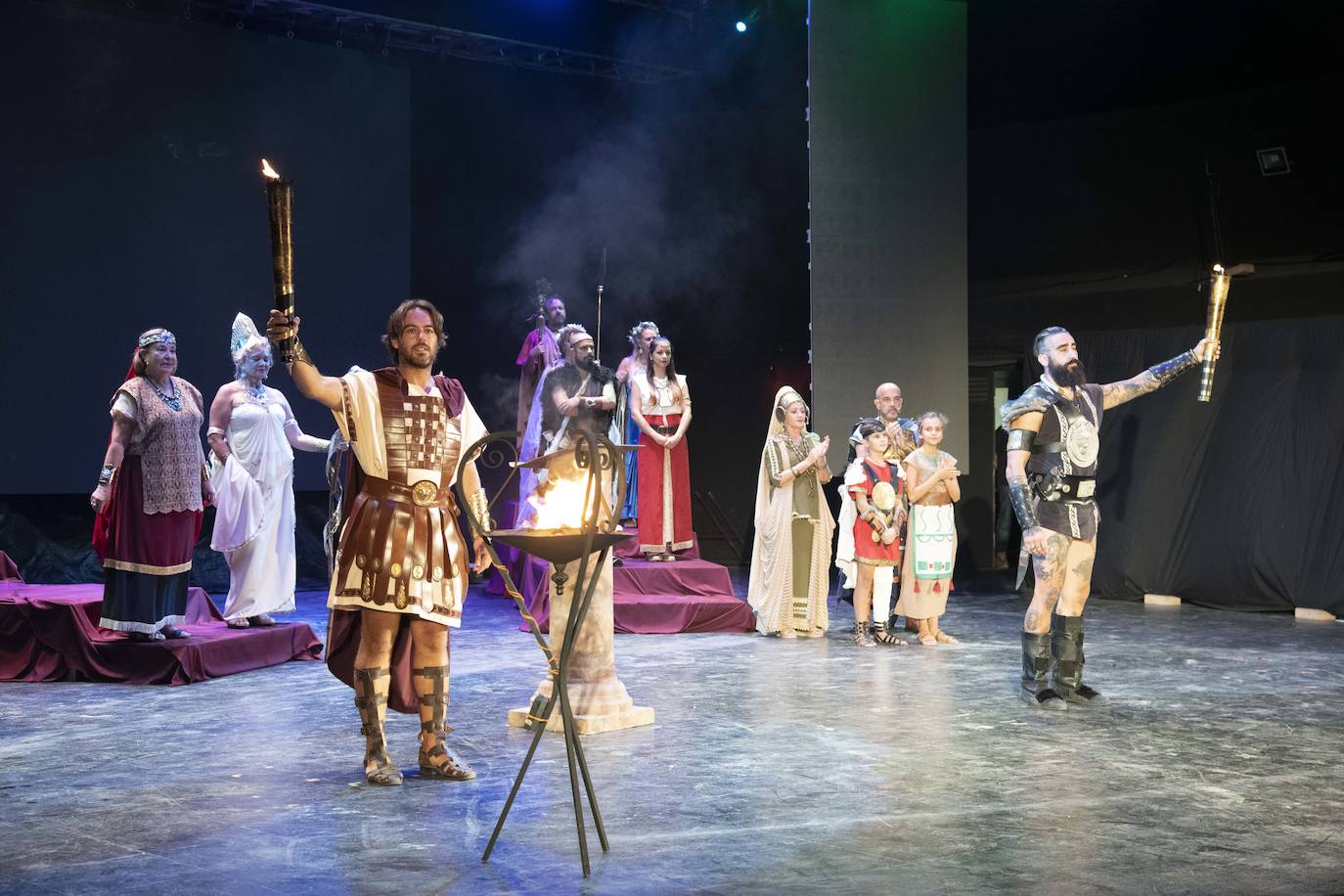 Fotos: Carthagineses y romanos se despiden con el apagado del fuego sagrado