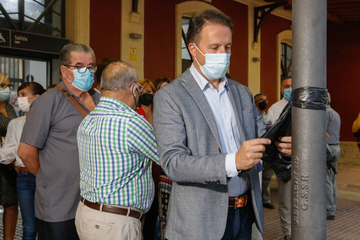 Fotos: Protesta en Lorca con crespones negros