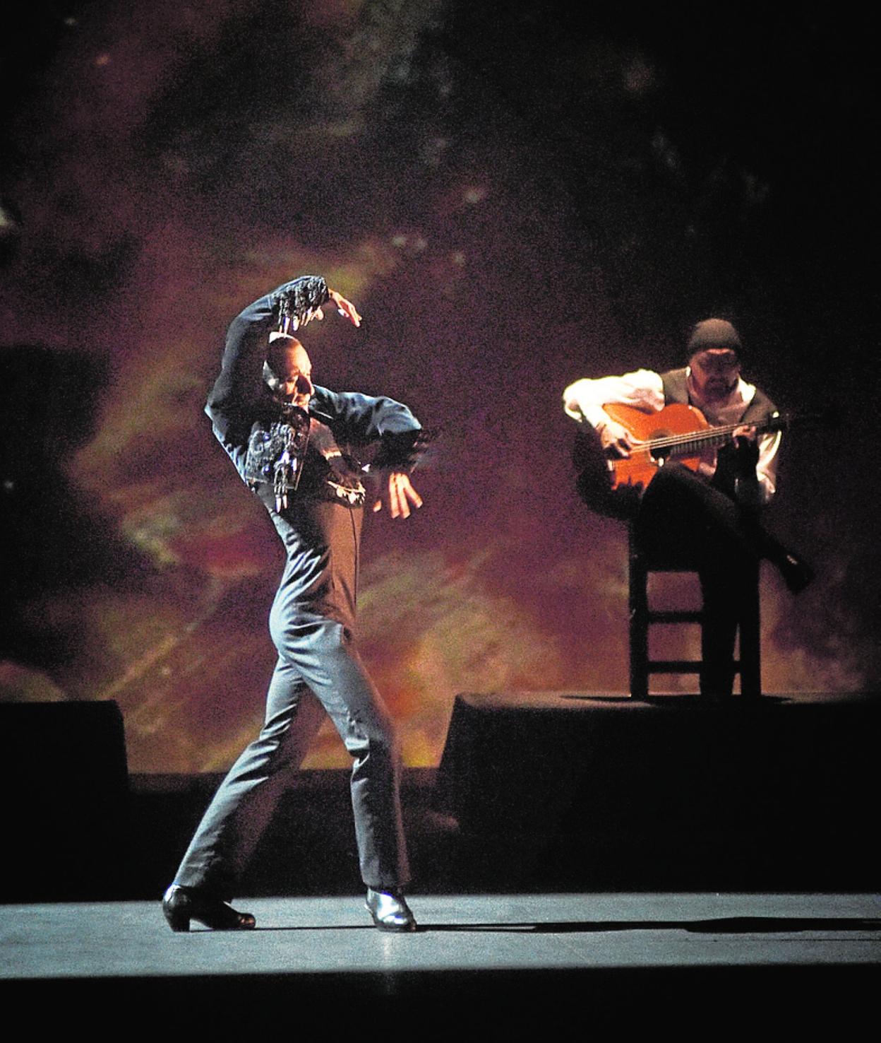 Rubén Olmo, bailando en el murciano Auditorio Víctor Villegas. 