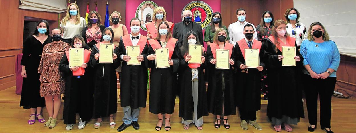 Estudiantes de la séptima promoción de UCAMPACITAS. 