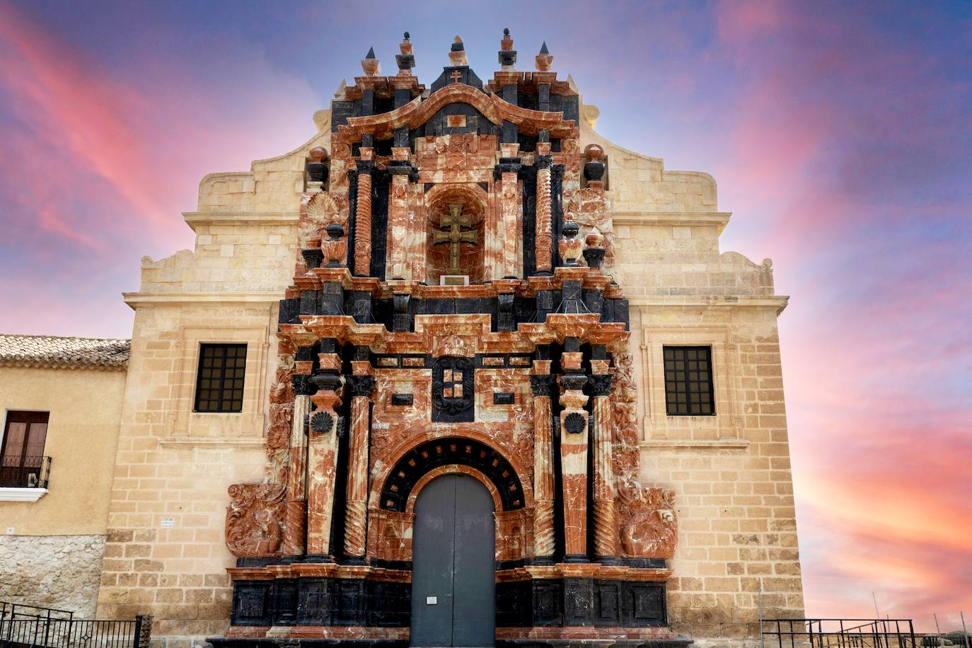 Fachada principal de la basílica de la Vera Cruz de Caravaca 