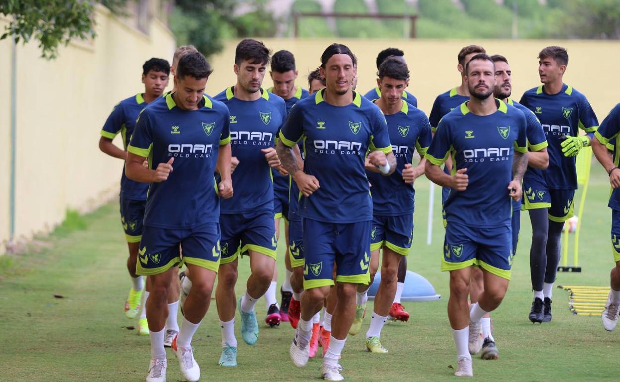 La plantilla del UCAM CF durante un entrenamiento. 