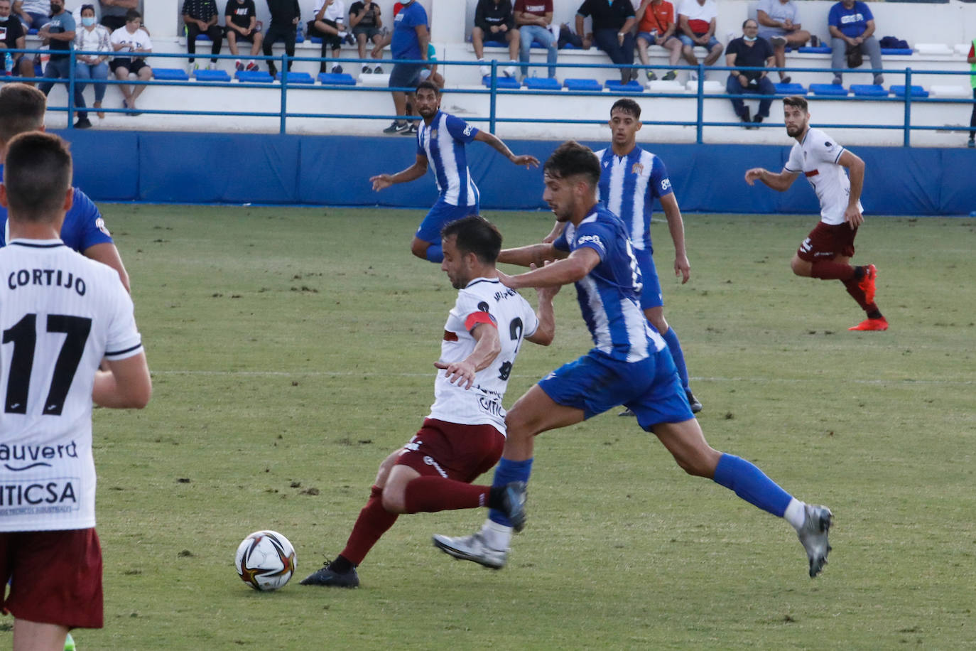 Fotos: El empate del Águilas contra el Alzira. en imágenes