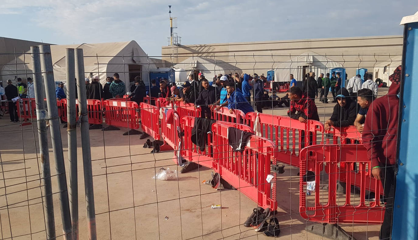Galería. Inmigrantes que llegaron en patera a la Región de Murcia.