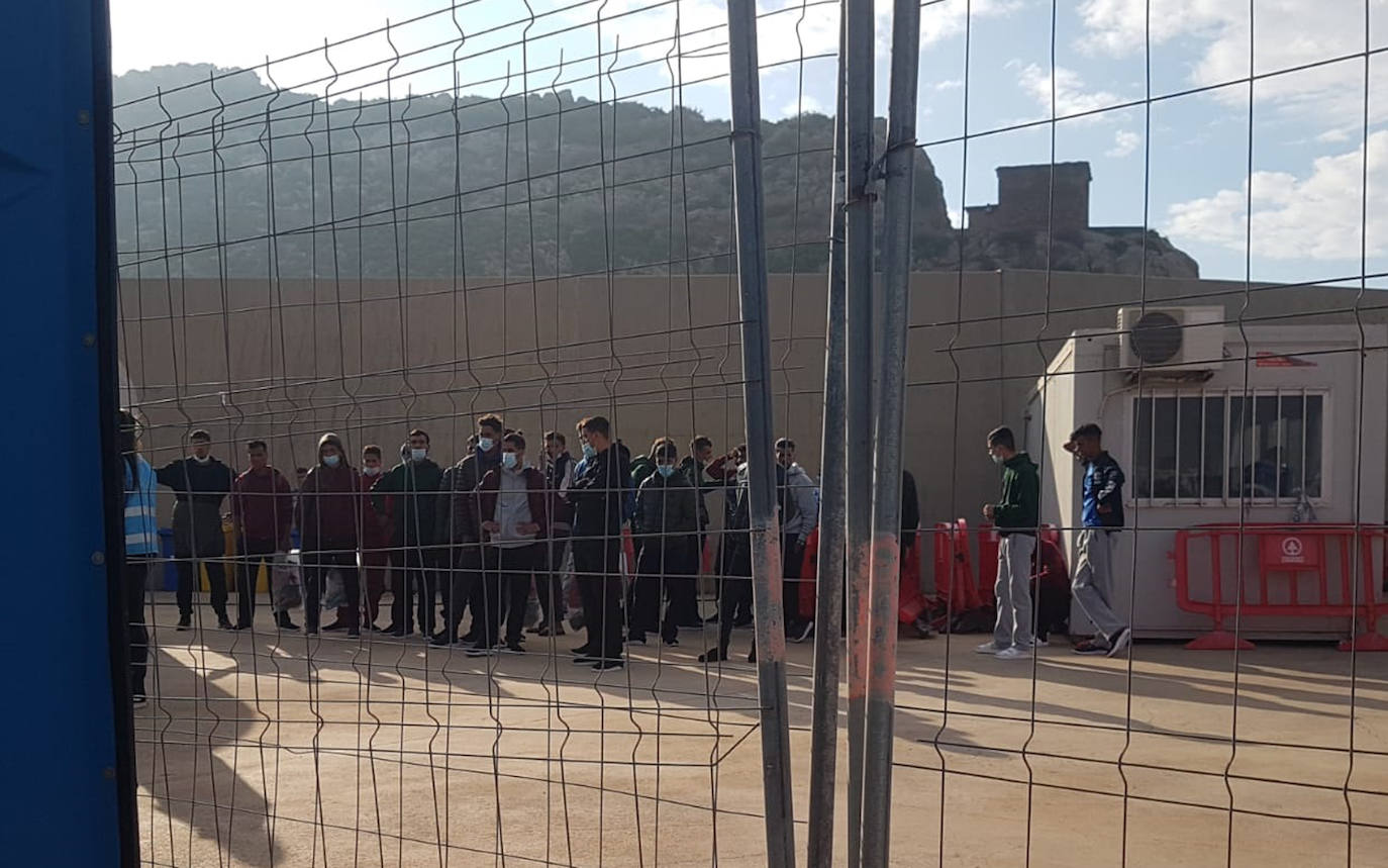 Integrantes de las embarcaciones que llegaron a las costas de la Región de Murcia.