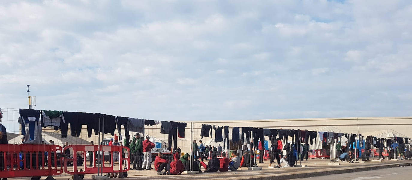 Integrantes de las embarcaciones que llegaron a las costas de la Región de Murcia.