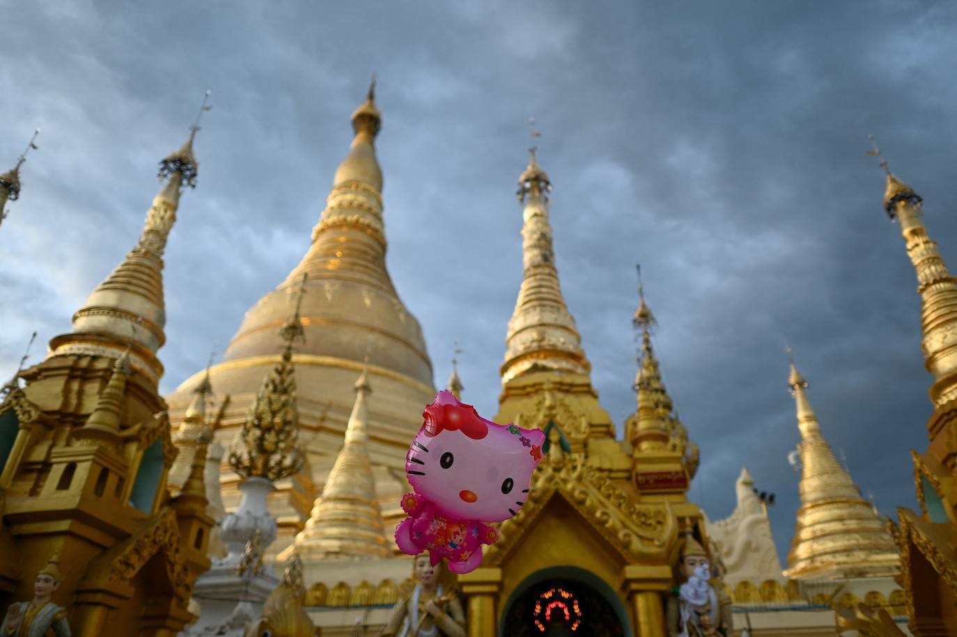 Fotos: Día de la luna llena de Thadingyut