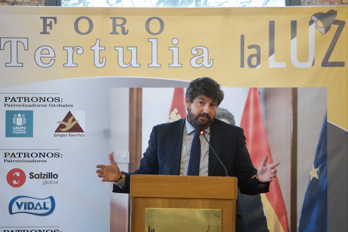 Fotos: Foro de tertulia &#039;La Luz&#039; en Murcia