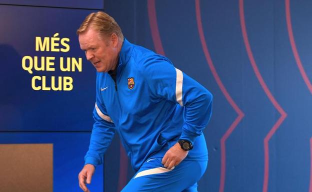 Ronald Koeman, antes de ofrecer la rueda de prensa.