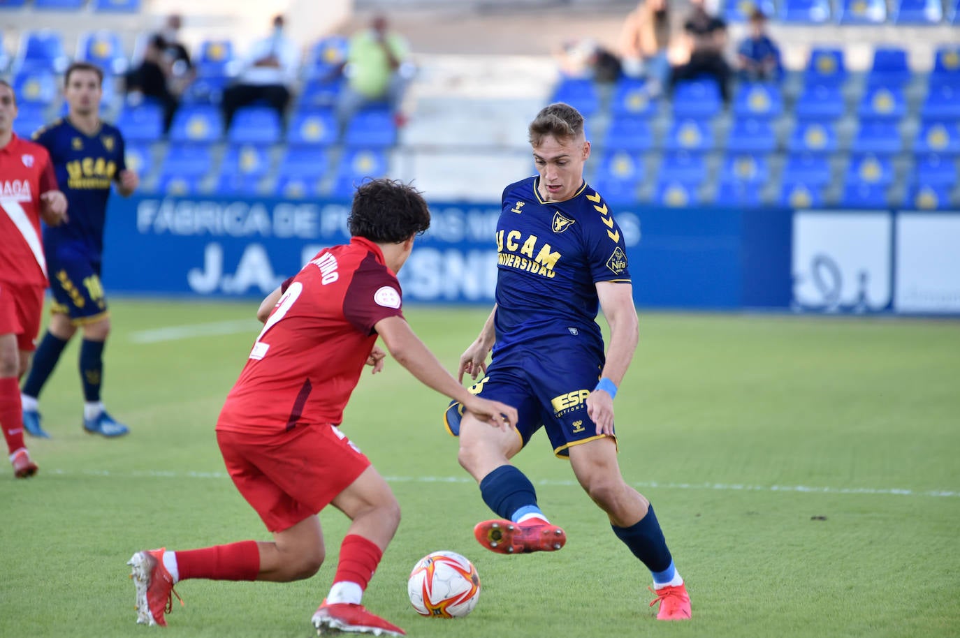 Fotos: Las mejores imágenes de la victoria del UCAM ante el Sevilla Atlético (2-1)