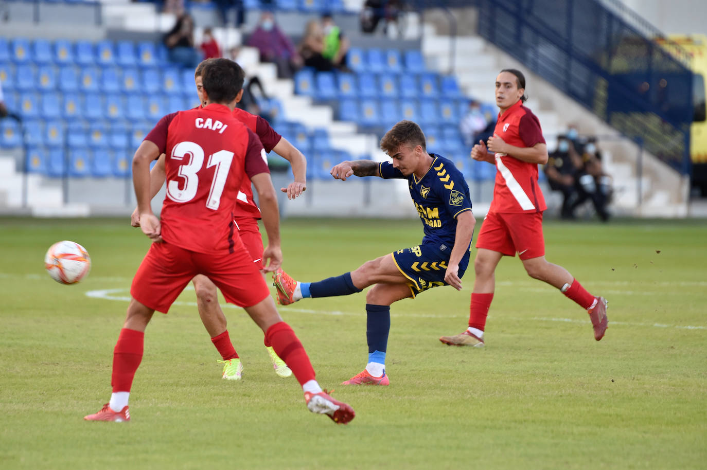 Fotos: Las mejores imágenes de la victoria del UCAM ante el Sevilla Atlético (2-1)