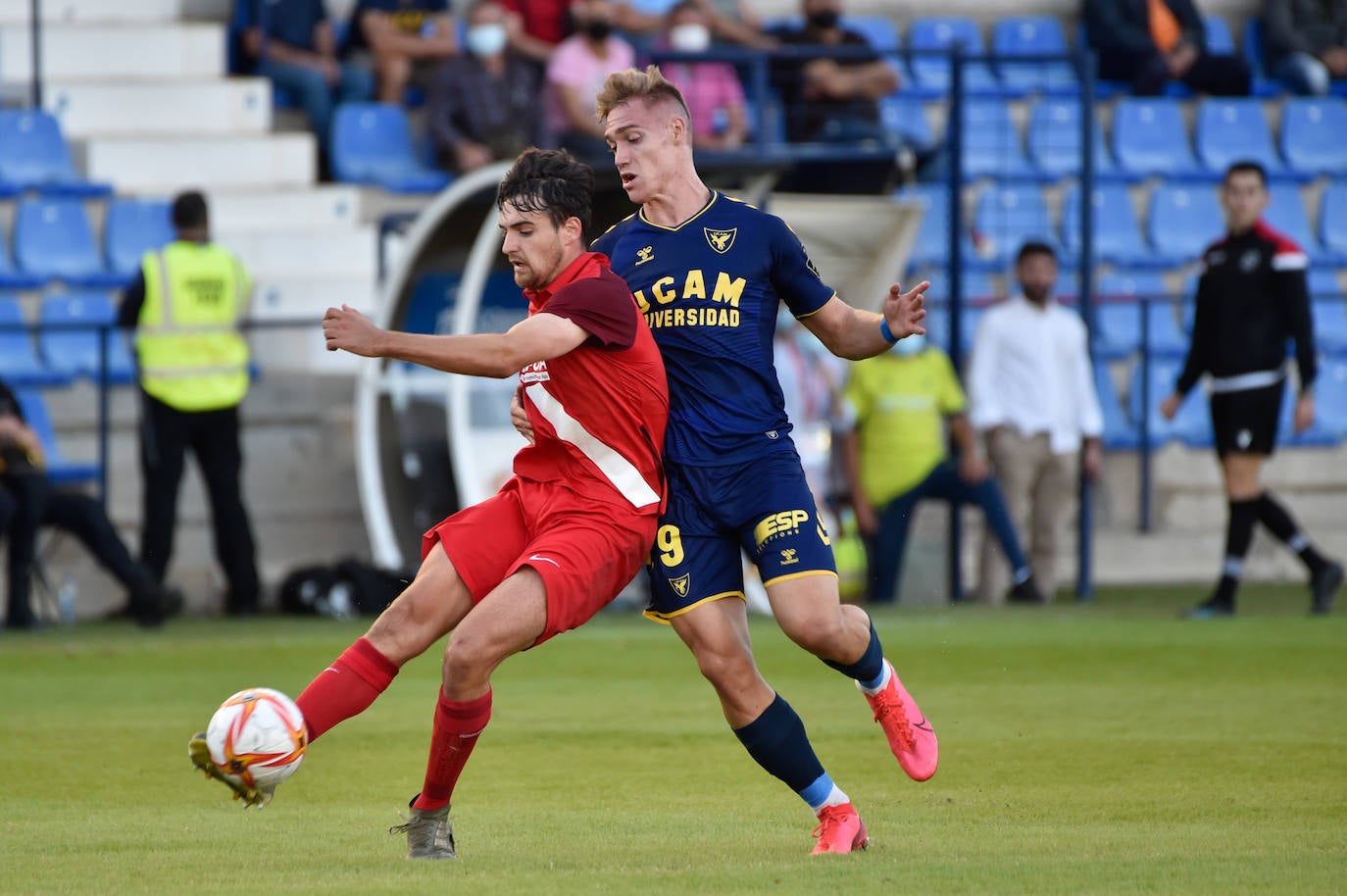 Fotos: Las mejores imágenes de la victoria del UCAM ante el Sevilla Atlético (2-1)